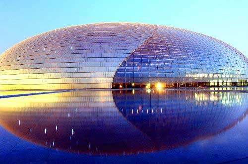 樹(shù)脂井蓋和鑄鐵井蓋各有各的優(yōu)勢，看使用場(chǎng)合來(lái)決定。